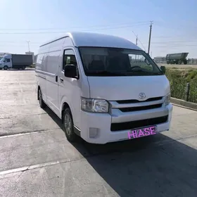 Toyota Hiace 2021