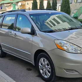 Toyota Sienna 2004