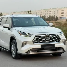 Toyota Highlander 2021
