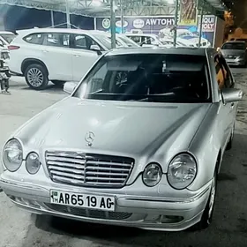 Mercedes-Benz E320 2000