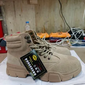 Ботинки строительные