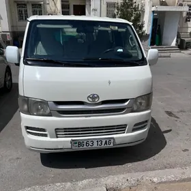 Toyota Hiace 2008