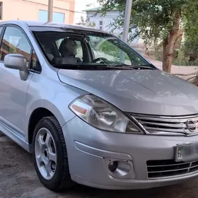 Nissan Versa 2011
