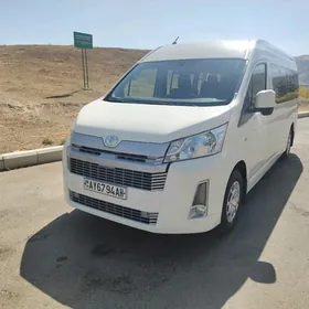 Toyota Hiace 2022