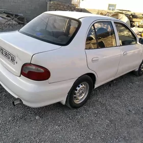 Hyundai Accent 1998