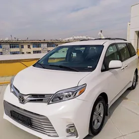 Toyota Sienna 2015