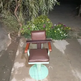 Elde yasalan aylanyan stul