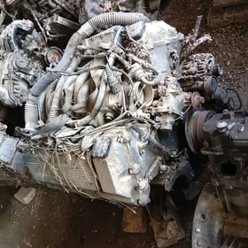 BMW 8 silindr motor geldi