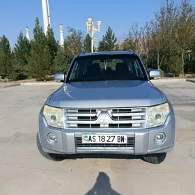 Mitsubishi Pajero 2008