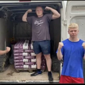 Мы грузим и разгружаем.Biz ýük