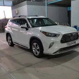 Toyota Highlander 2020