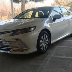 Toyota Camry Hybrid 2021