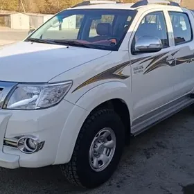 Toyota Hilux 2014