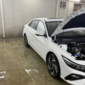 Hyundai Elantra 2025