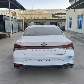Hyundai Elantra 2021