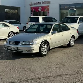 Toyota Camry 2000
