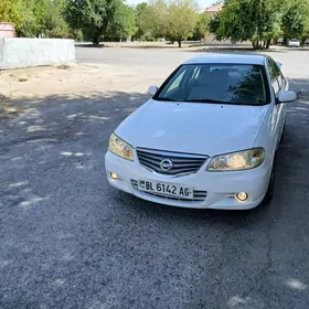 Nissan Sunny 2010