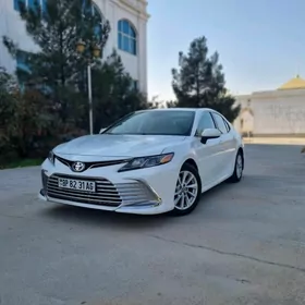 Toyota Camry 2021
