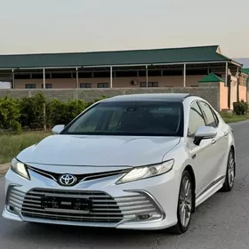 Toyota Camry 2018