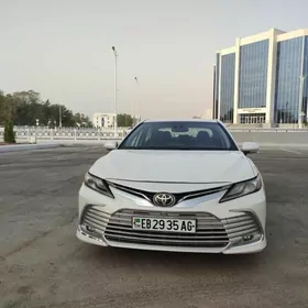 Toyota Camry 2021