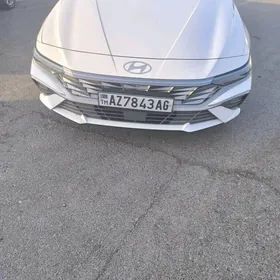 Hyundai Elantra 2025
