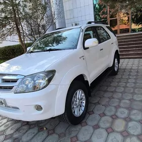 Toyota Fortuner 2008