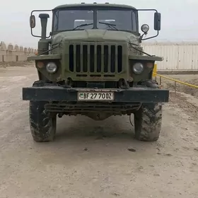 Ural 4320 1985