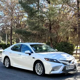 Toyota Camry 2021