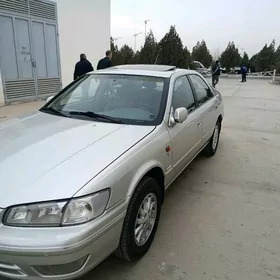 Toyota Camry 2000