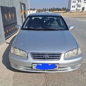 Toyota Camry 2001