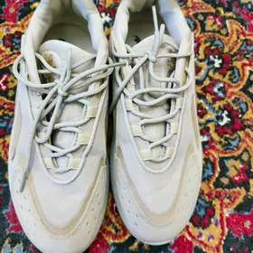 кроссовки Adidas