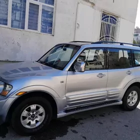Mitsubishi Pajero 2000