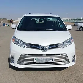 Toyota Sienna 2020