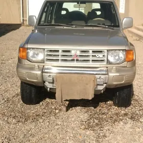 Mitsubishi Montero 1998