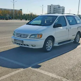 Toyota Sienna 2002