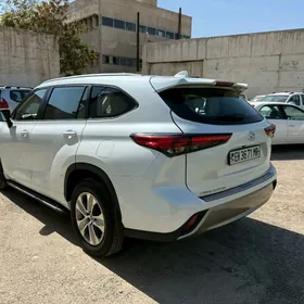 Toyota Highlander 2023