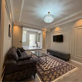 5 мкр 3 комнаты 1 этаж