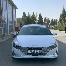 Hyundai Elantra 2022