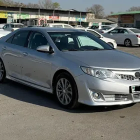 Toyota Camry 2014