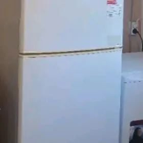 Холодильник кухонный гарнитур