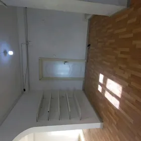 ARENDA PADWAL EÝESINDEN