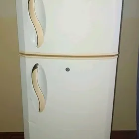 Продается холодильник