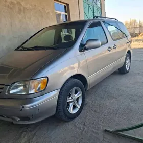 Toyota Sienna 2001