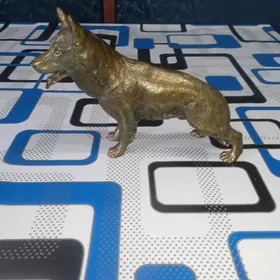 бронзовая статуэтка