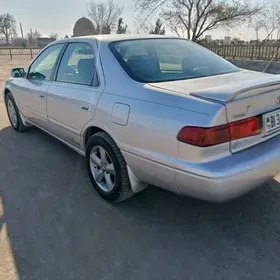 Toyota Camry 2000