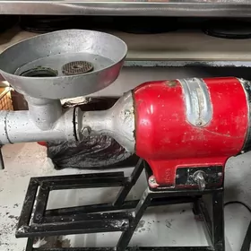 Et mashyn/Мясорубка