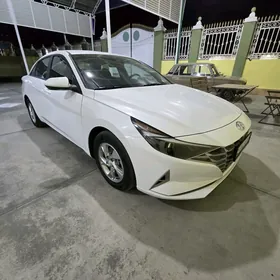 Hyundai Elantra 2023