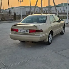 Toyota Camry 2001