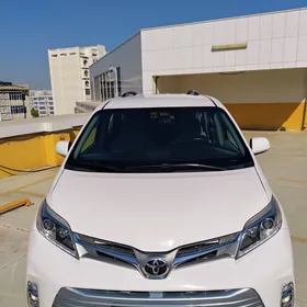Toyota Sienna 2017
