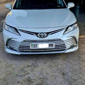 Toyota Camry 2021
